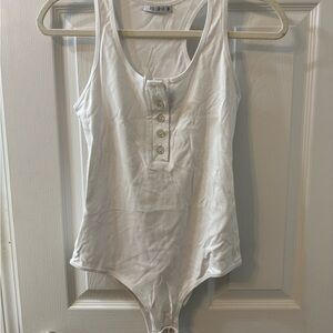 ReoRia Classic White Tank Top